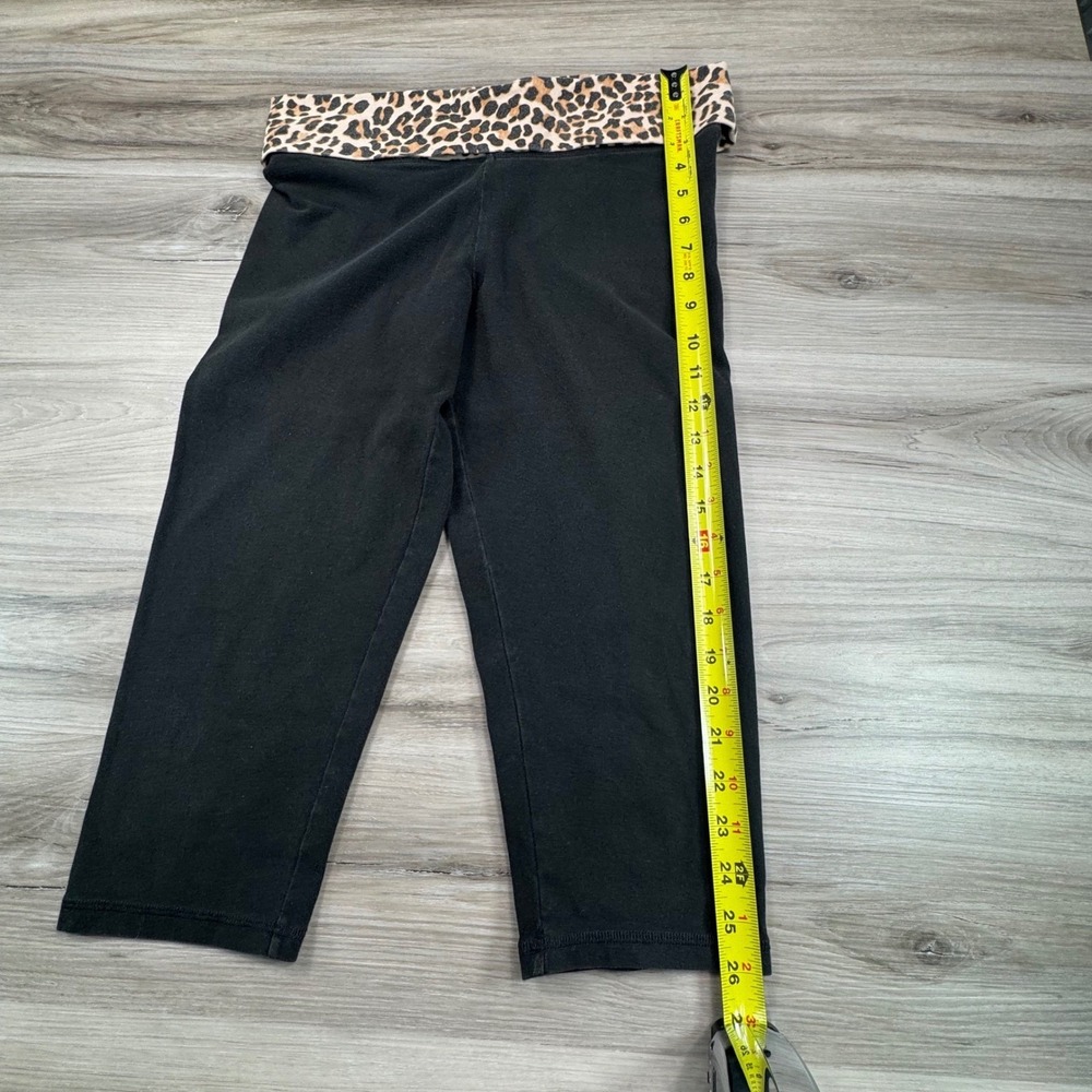 PINK Victoria's Secret Black Leopard Print Foldover Yoga Capri Leggings Womens M - Picture 3 of 12